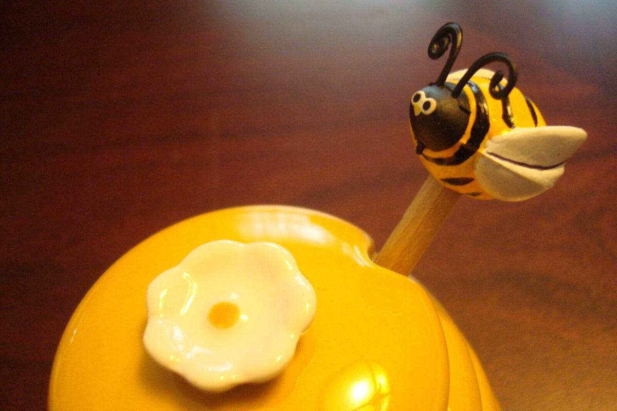 Vintage Home Electric Potpourri Pot Burner Bee Hive w/ Bees